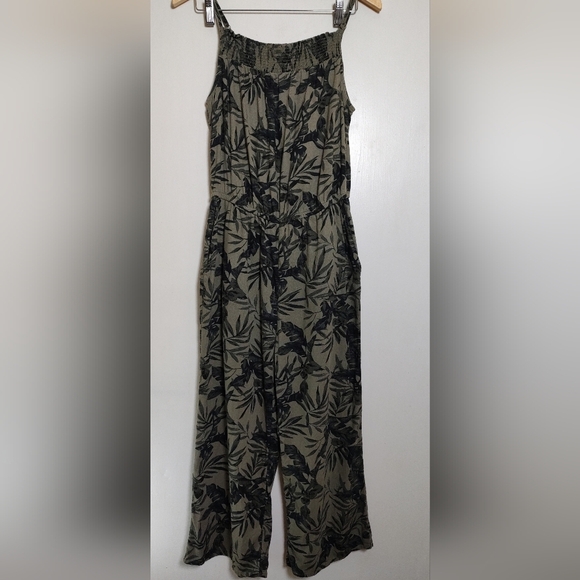 Old Navy Linen Blend Palm Leaf Olive Cropped Jumpsuit - Picture 1 of 10